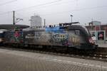 TRI U2-060/182 560 steht abfahrtbereit in Bochum Hbf am grauen, leicht nebligen 26.