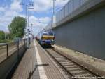 NOB DE 2700-05 mit einem G�terzug beim durchfahren des Bahnhofs Halle-Ammendprf am 13.5.15