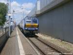 NOB DE 2700-05 mit einem G�terzug beim durchfahren des Bahnhofs Halle-Ammendprf am 13.5.15