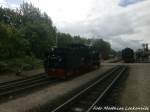 R�BB 99 4652 ist f�r F�hrerstandsmitfahrtem im Putbusser Bahnhof unterwegs am 30.5.15