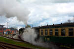 99 783 verl�sst den Bahnhof Putbus in Richtung Ostseebad G�hren am 17.4.24