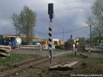 Sicherungsanlage samt Bahn�bergang im Stadtteil Halle-Diemitz am 26.4.15