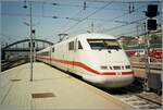 Der ICE nach Hamburg verl�sst Wien West Bahnhof.