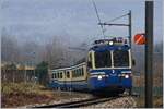 Der Ferrovia Vigezzina SSIF (Società subalpina di Imprese Ferroviarie) ABe 8/8 21 Roma ist als Schnellzug D 32 von Locarno nach Domodossola unterwegs und konnte hier kurz nach Trontano