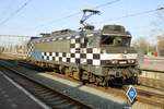 Tfzf f�r 1832 durch Rotterdam centraal am 23 M�rz 2017.