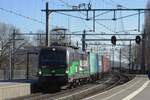 RFO 193 742 schleppt der Gekkengraaf-KLV durch Blerick am 4 M�rz 2022.