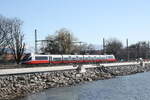 4024 XXX mit ziel Lindau Insel (ehemals Lindau Hbf) kurz hinter dem Bahn�bergang Aeschacher Ufer am 24.3.21