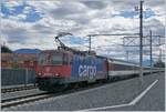 Die SBB Cargo Re 421 394-8 mit ihrem EC nach München auf der Fahrt nach Lindau.