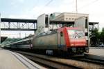 SBB 484 015 in CisAlpino-Farben steht am 19 Mai 2006 in Spiez.