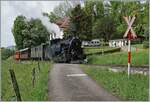 Saisoneröffnung bei der Blonay Chamby Bahn - Auf den feuchten und dadurch glatten Schienn hat die BFD HG 3/4 N° 3 der Blonay Chamby Bahn ziemlich Mühe, ihren schweren Zug bei Chaulin