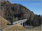 Die Bunschenbachbrücke bei Weisenburg mit einem BLS RE geführt von der Re 4/4 II 501.