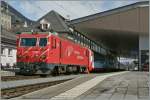 Die MGB HGe 4/4 103 �bernimmt in Disentis den Glacier Express zur Weiterfahrt nach Zeramtt.