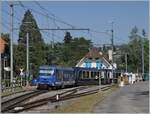 Die MOB Ge 4/4 8001 ist bei Fontivent mit ihrem GoldenPass Express GPX auf dem Weg nach Montreux.