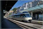 Mit dem Steuerwagen Ast 151 wartet in Montreux der  PE 30 2220nach Zweisimmen auf die Abfahrt.

9. April 2026