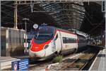 Der SBB ETR 610 005 ist als EC 39 von Genève nach Milano unterwegs und erreicht Lausanne.