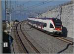 Zwei SBB RABe 523 erreichen den neu gestalteten Bahnhof von Cully.

16. Feb. 2023
