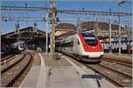 Der ICN RABDe 500 als IC % ist von Züreich HB kommend am Ziel seiner Reise in Lausanne angekommen. 

7. März 2024