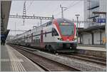 Ein RE33 nach Annemasse bestehend aus dem RABe 511 038 und einem weiteren wartet in Genève auf die Abfahrt.