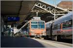 Ein zweiteiler SBB RBDe 560 mit Bt wurde als Verstärungs-Element bis Lausanne gebraucht und fährt nun auf ein Abstellgleis.