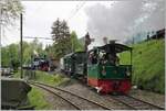 Festival Suisse de la vapeur (Schweizer Dampffestival 2023) - Die beiden kleinen Dampfloks G 2/2 N° 4  Rimini  und G 3/3 N° 5 schieben ihren Zug in den Museumsbahnhof von Chaulin. 

24. Mai 2023