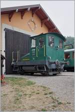 Auch eine  Spitzmaus  steht in Le Pont, der CTVJ (Compagnie du Train a vapeur de la Vallée de Joux) Tm I 102 (98 85 5230 320-4) in ungewohntem Grün steht jedoch zum Fotografieren etwas ungeschickt zu sehr am Schuppen, im welchem sich überraschende verbirgt...

6. August 2022