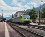 Zwei BLS Re 485 mit einem Güterzug auf Bergfahrt in Biasca am 23.