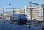 Die noch MOB Ge 4/4 8003 auf dem Weg zur RhB Ge 4/4 III, beim Warten in Vevey auf den Abtransport.
