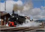 Die B-C G 2x 2/2 105 dampft und raucht kr�ftig bei der Abfahrt in Blonay.