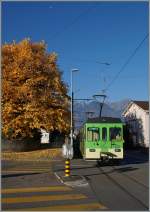 Die ASD als Strassenbahn: wenn auch wengier spektakuär als die A-L verlässt auch die ASD Aigle als  *Strassenbahn , bis sie dann ausserhalb der Stadt ihr eigenes Trasse erhält.