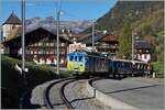Bei Vers L'Eglise ist der ASD ABDe 4/4 N° 2 mit einem Extrazug auf der Fahrt nach Les Diablerets.