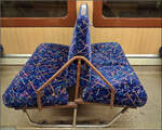 Kleines Detail im Triebwagen Beh 4/4 313, die etwa klein geratenen Sitzbänke haben sich dem Streckenprofil angepasst.