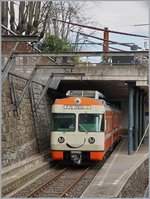 Da unser Zug ausnahmsweise von Gleis 2 fuhr, konnte der in Lugano stehende Be 4/8 bequem vom nur spaltweise zu öffnenden Fenster aus fotografierte werden.